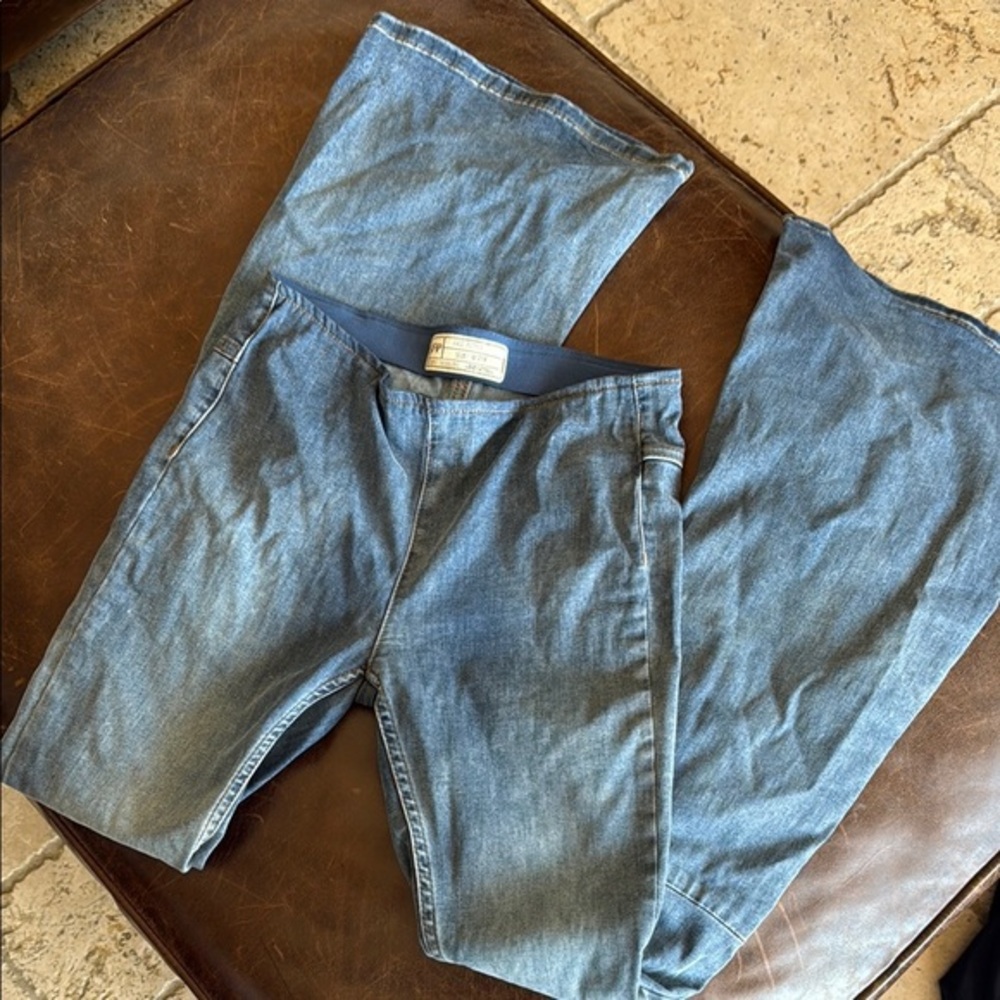 Jeans 👖  Free People flares
Cute sexy hippie stretchy